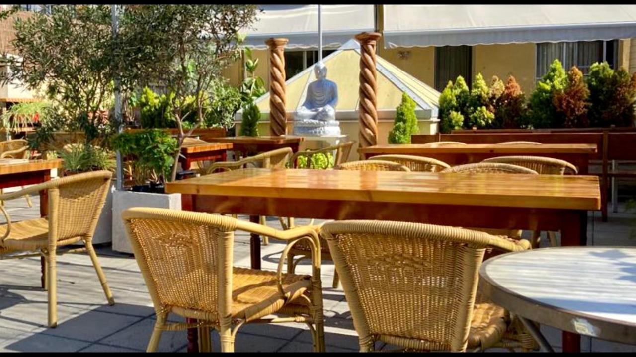 Hotel Calasanz Molins de Rei Zewnętrze zdjęcie