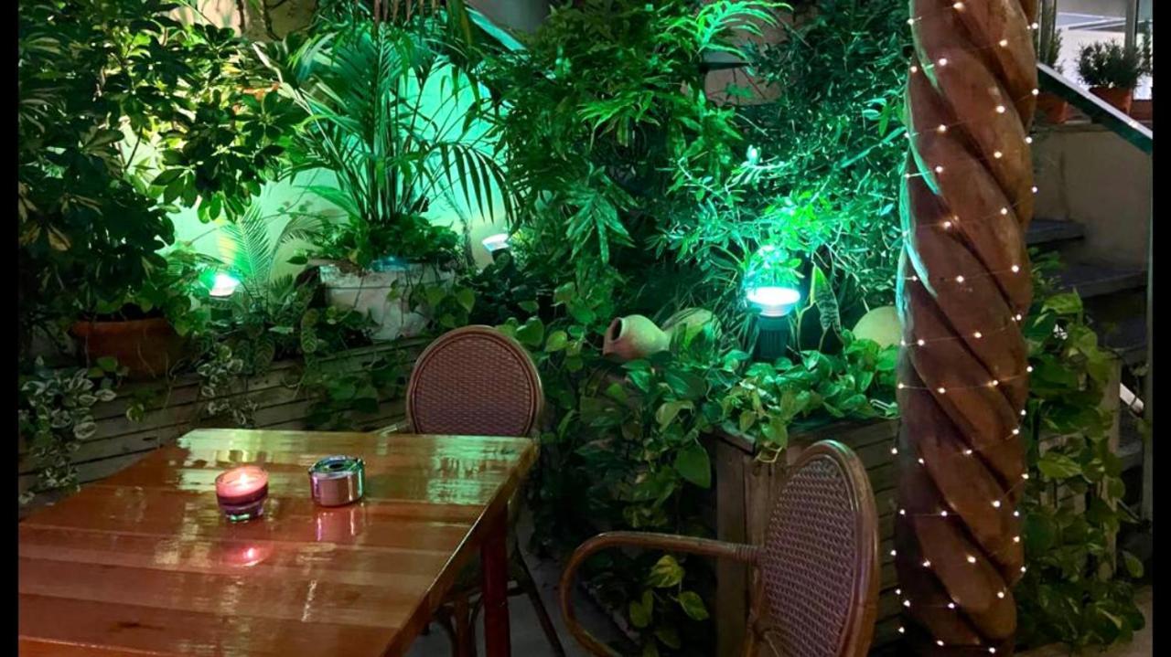 Hotel Calasanz Molins de Rei Zewnętrze zdjęcie