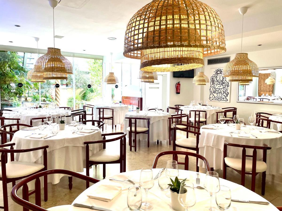Hotel Calasanz Molins de Rei Zewnętrze zdjęcie