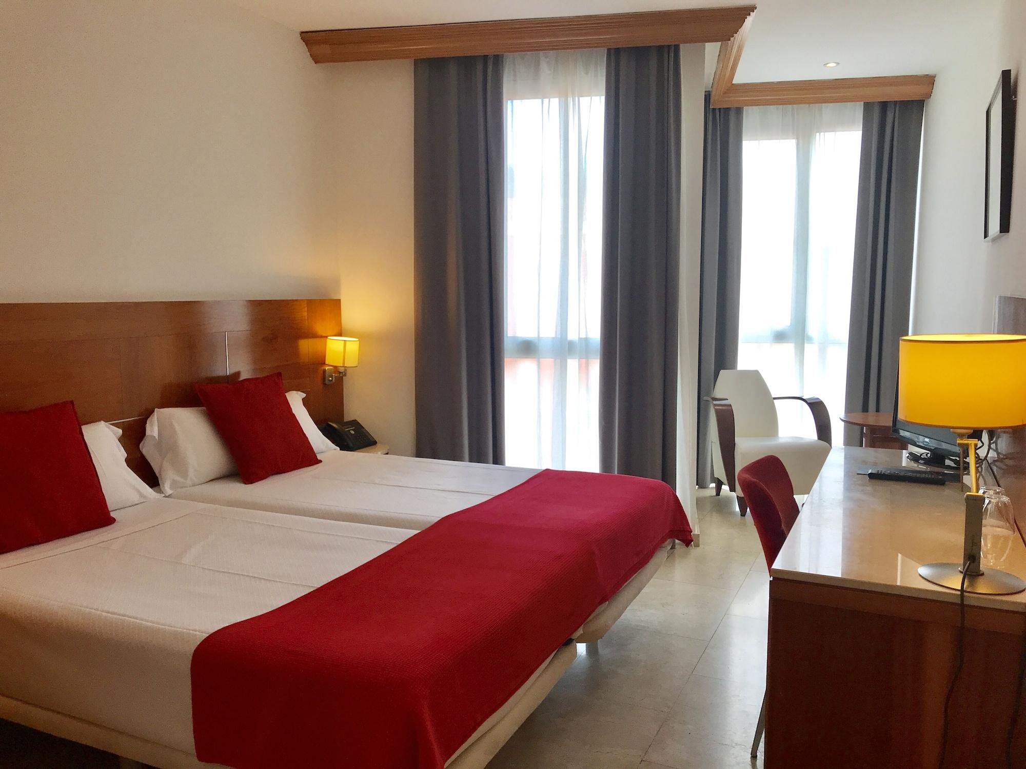 Hotel Calasanz Molins de Rei Zewnętrze zdjęcie