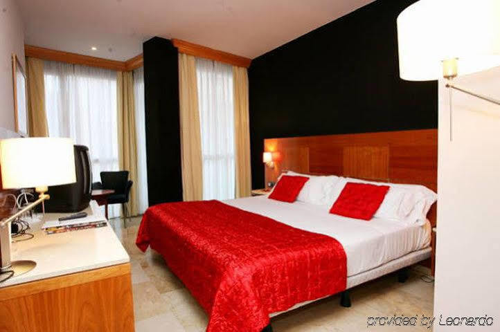 Hotel Calasanz Molins de Rei Pokój zdjęcie