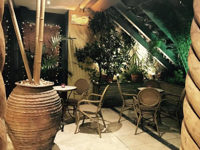 Hotel Calasanz Molins de Rei Zewnętrze zdjęcie